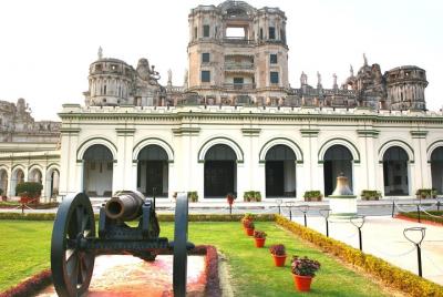 Colonial Walk of Lucknow (2 horas de visita guiada a pie) Colonial Walk of Lucknow (2 horas de visita guiada a pie)