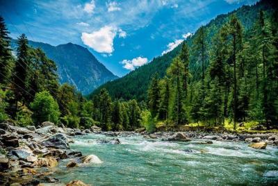 Kasol + Kheerganga Trek 3D / 2N, todo incluido con BanBanjara Kasol + Kheerganga Trek 3D / 2N, todo incluido con BanBanjara