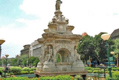 Experimente la serenidad y la divinidad en Mumbai con un local: u