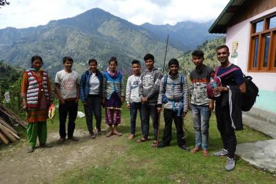 Caminata por el pueblo del Himalaya a Khati Uttarakhand Caminata por el pueblo del Himalaya a Khati Uttarakhand