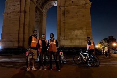 Delhi 3 horas tour privado en bicicleta de noche estrellada Delhi 3 horas tour privado en bicicleta de noche estrellada