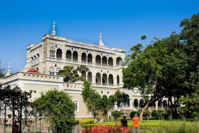 Tour privado de día completo por Pune con un guía autorizado