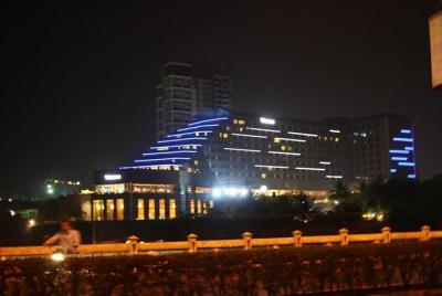 Tour nocturno a pie Pune Tour nocturno a pie Pune