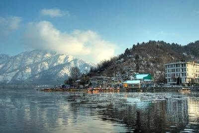 Excursión privada personalizada a Gulmarg desde Srinagar con guía Excursión privada personalizada a Gulmarg desde Srinagar con guía