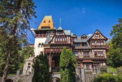 Visita guiada sin colas al castillo de Pelisor