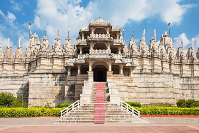 Kumbalgarh Ranakpur Jain Temple Walk: una experiencia guiada