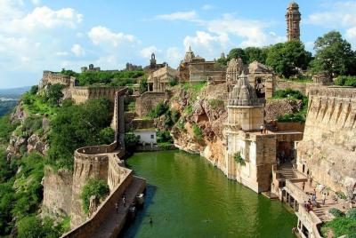 Excursión de un día a Chittorgarh Fort desde Udaipur con almuerzo