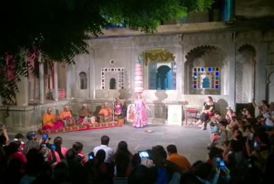 Tour de espectáculo de danza en Udaipur