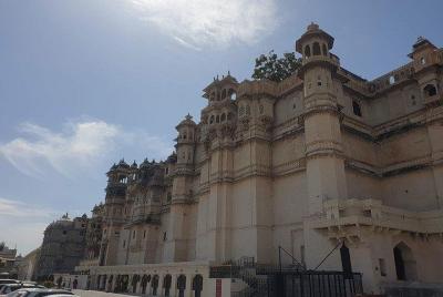 Desde Udaipur: tour de medio día de Udaipur con traslados