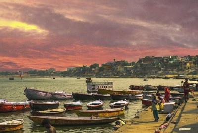 Excursión privada a pie por Riverside a los templos de Varanasi Excursión privada a pie por Riverside a los templos de Varanasi