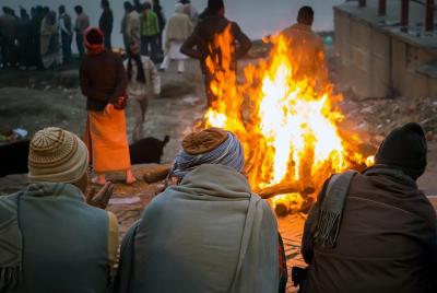 Cremation Walk Tour, Varanasi - Una visita guiada Cremation Walk Tour, Varanasi - Una visita guiada