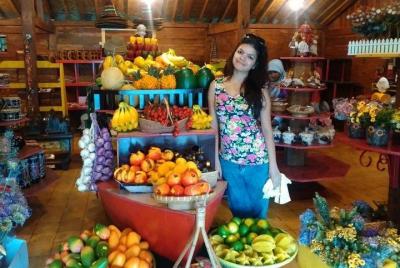 Mercado flotante y casa de campo de Lembang con espectáculo music