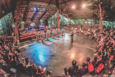 Museo de la geología de Bandung y Angklung Performance Tour