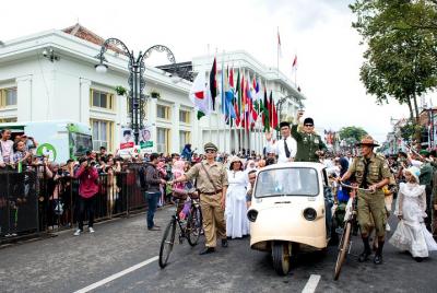 Descubra la historia de Bandung con un viaje turístico y un espec