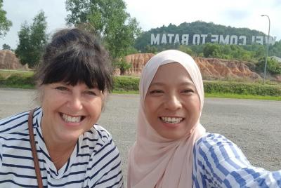 Transporte Batam Con Conductor Femenino Transporte Batam Con Conductor Femenino