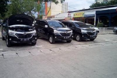 conductor privado y coche de alquiler