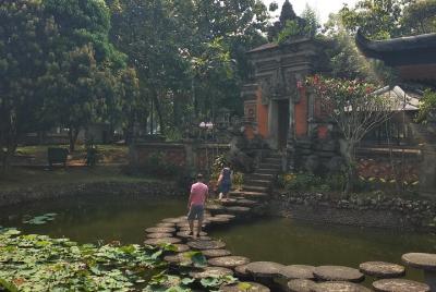 Hermoso recorrido por la ciudad de Indonesia Hermoso recorrido por la ciudad de Indonesia