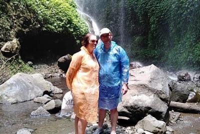 Madakaripura Waterfall, es la increíble agua que cae desde el pic