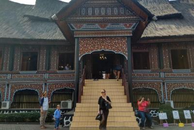 Taman Mini Indonesia, tour privado con guía y almuerzo Taman Mini Indonesia, tour privado con guía y almuerzo
