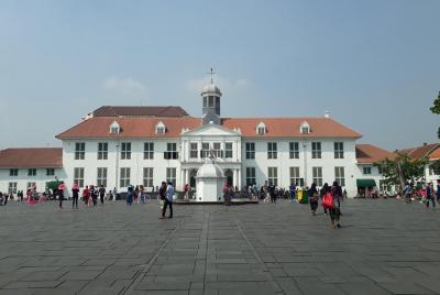 (Asiento en autocar) Explorador de Yakarta (almuerzo incluido)