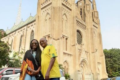 Tour privado a la belleza de Yakarta por la noche.