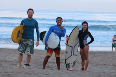 OkaSurfBali: Explorar surf en Bali