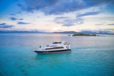 Excursión de un día completo para explorar 6 destinos en Labuan Bajo y Komodo Excursión de un día completo para explorar 6 destinos en Labuan Bajo y Komodo