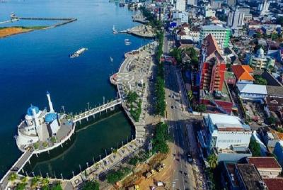 Excursión privada personalizada de día completo a Makassar con co