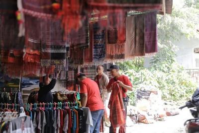 Tour privado de medio día a la isla Samosir desde la ciudad de Pa