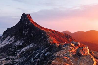 Excursión al amanecer o senderismo en el monte Sibayak desde Meda