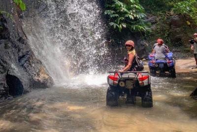 Paseo en ATV por Bali con túnel, cascada, campo de arroz, pista d Paseo en ATV por Bali con túnel, cascada, campo de arroz, pista d