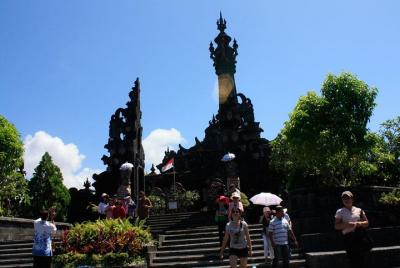 Alquiler de coches en Bali: tour de medio día por la ciudad de De Alquiler de coches en Bali: tour de medio día por la ciudad de De