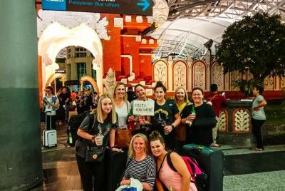 La transferencia del aeropuerto de Bali a Kuta, Legian, área de Seminyak La transferencia del aeropuerto de Bali a Kuta, Legian, área de Seminyak