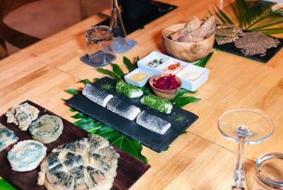 Plato de queso vegano para cuatro