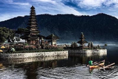 Tour Oeste (Ulundanu)