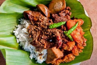 Yogyakarta Culinary & Walking Tour con guía en inglés / holandés 