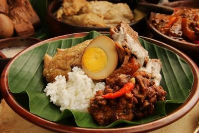 Rondreis Yogyakarta: Indonesian Eten & Erfgoed se reunieron con N
