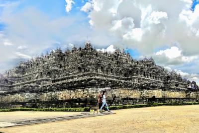 Borobudur, Prambanan y Merapi Volcano Tour.