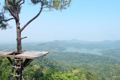 Cascada Kulon Progo y Parque Nacional Kalibiru