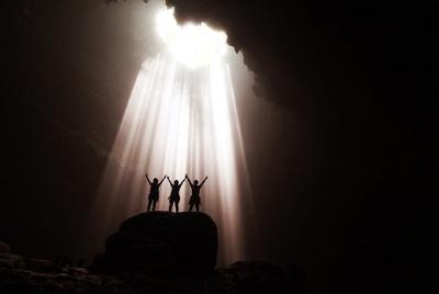 Yogyakarta Heavenly Light Jomblang Cave Adventure Únete al tour