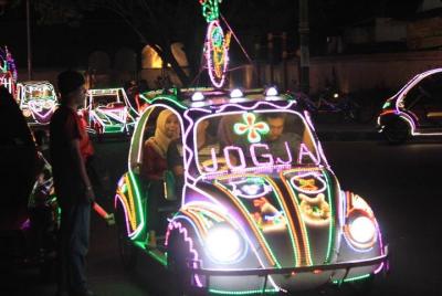 Yogyakarta de noche: entre su alegría, comida y luces