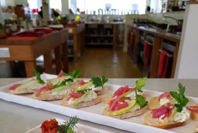 Comida navideña y cocina de canapés en el centro de Dublín
