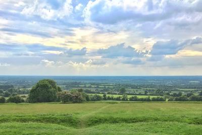 La colina mística de Tara: descubre antiguos misterios en un tour
