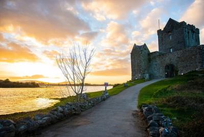 Sin colas: entrada al castillo de Dunguaire
