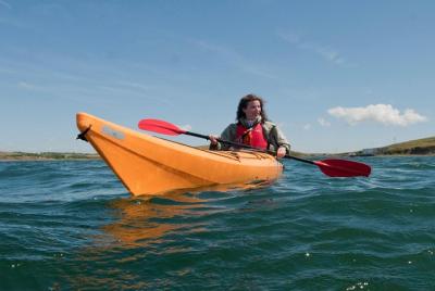 Kayak de mar por la costa de Clare. Clare. Guiado. 2½ horas.