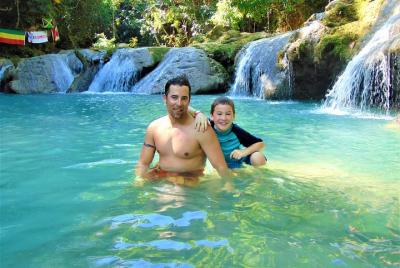 Excursión de un día a Private Blue Hole y Secret Falls desde Falm