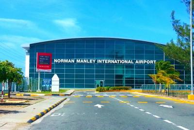 Traslado privado de llegada: Kingston International Airport al ho Traslado privado de llegada: Kingston International Airport al ho