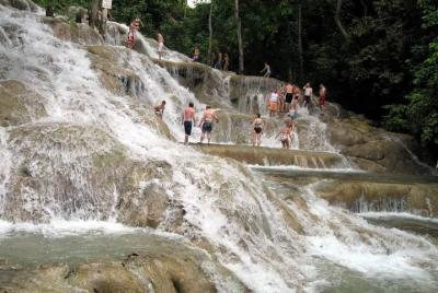 Visita privada a las cataratas del río Dunn en Jamaica