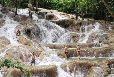 Excursión de un día a Dunn's River Falls y Park con Pick Up
