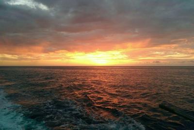 Salto de acantilados y puestas de sol